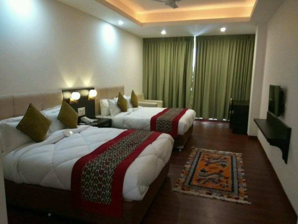 Summit Denzong Hotel & Spa Гангток Экстерьер фото