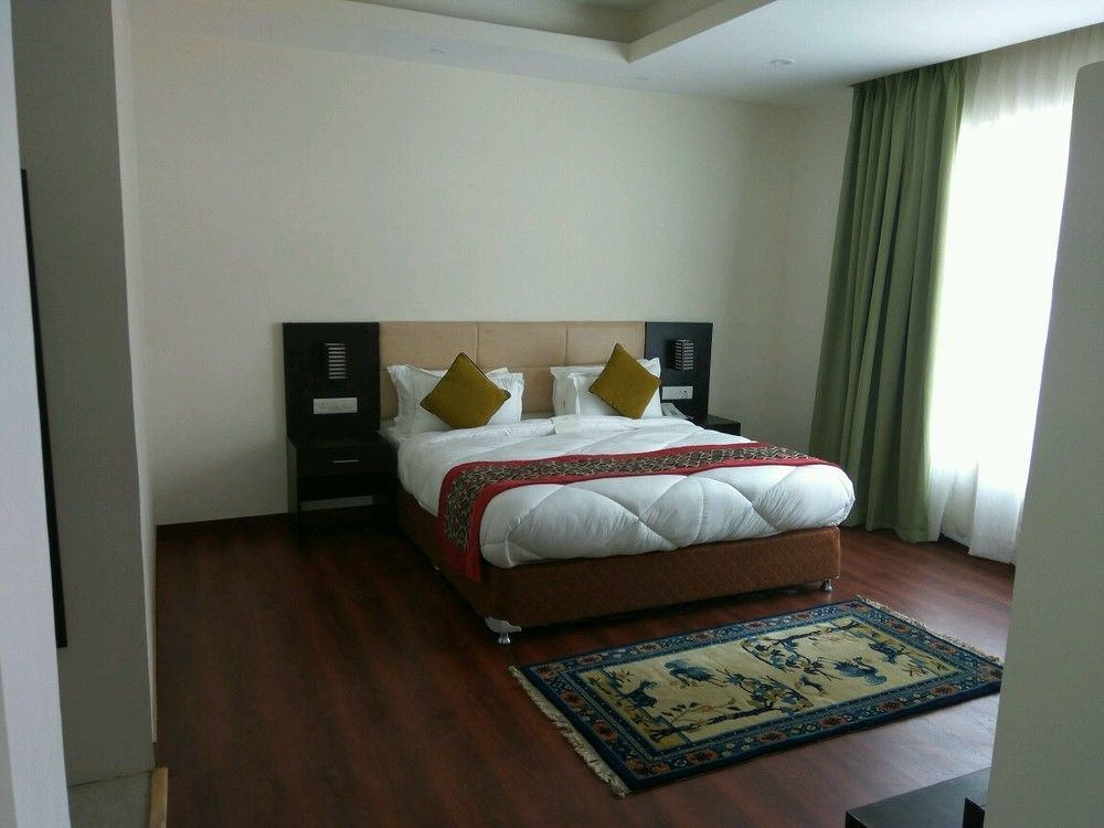 Summit Denzong Hotel & Spa Гангток Экстерьер фото
